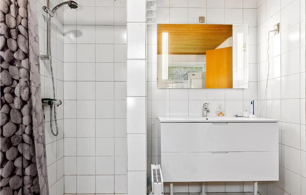 Stunning Home In Gedser With 3 Bedrooms, Sauna And Wifi photo 3