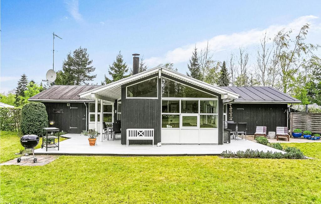 Stunning Home In Gedser With 3 Bedrooms, Sauna And Wifi