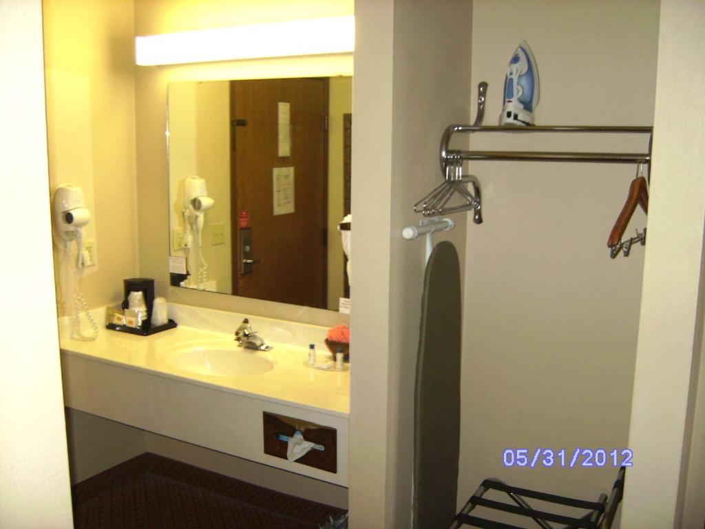 All American Inn & Suites Branson photo 4