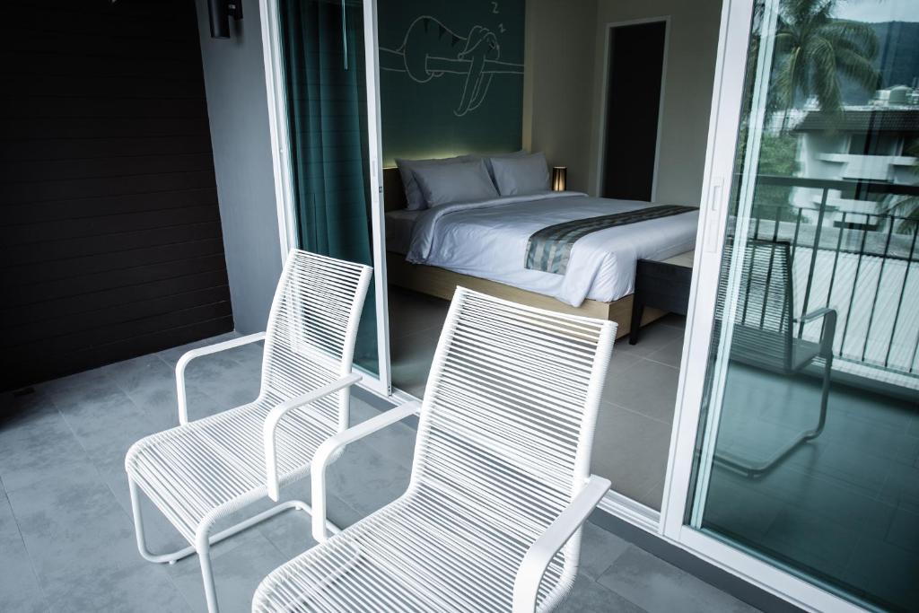 Двухместный (Двухместный номер Делюкс с 1 кроватью), TIRAS Patong Beach Hotel
