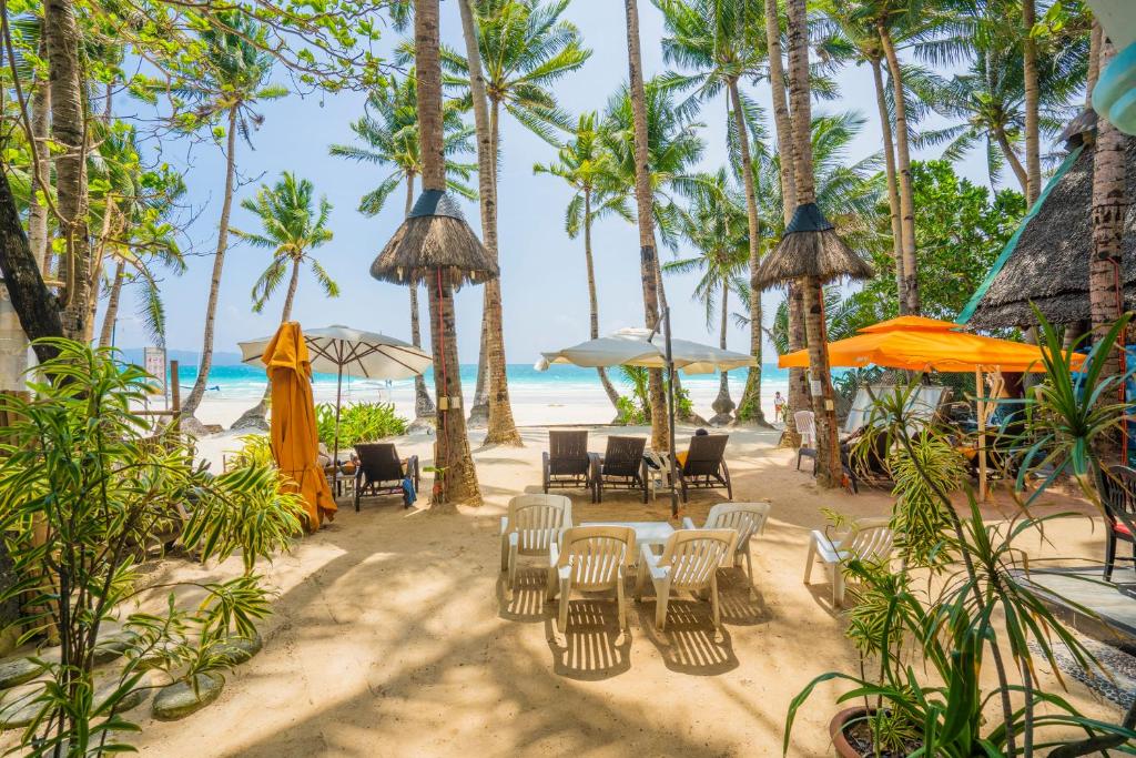 Royal Park Hotel Boracay - Tap to explore photos
