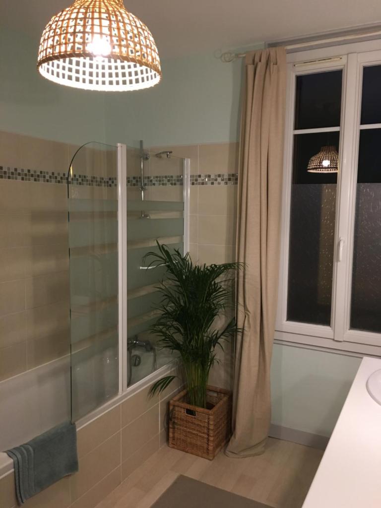 MAISON D’EN FACE - Thumbnail image