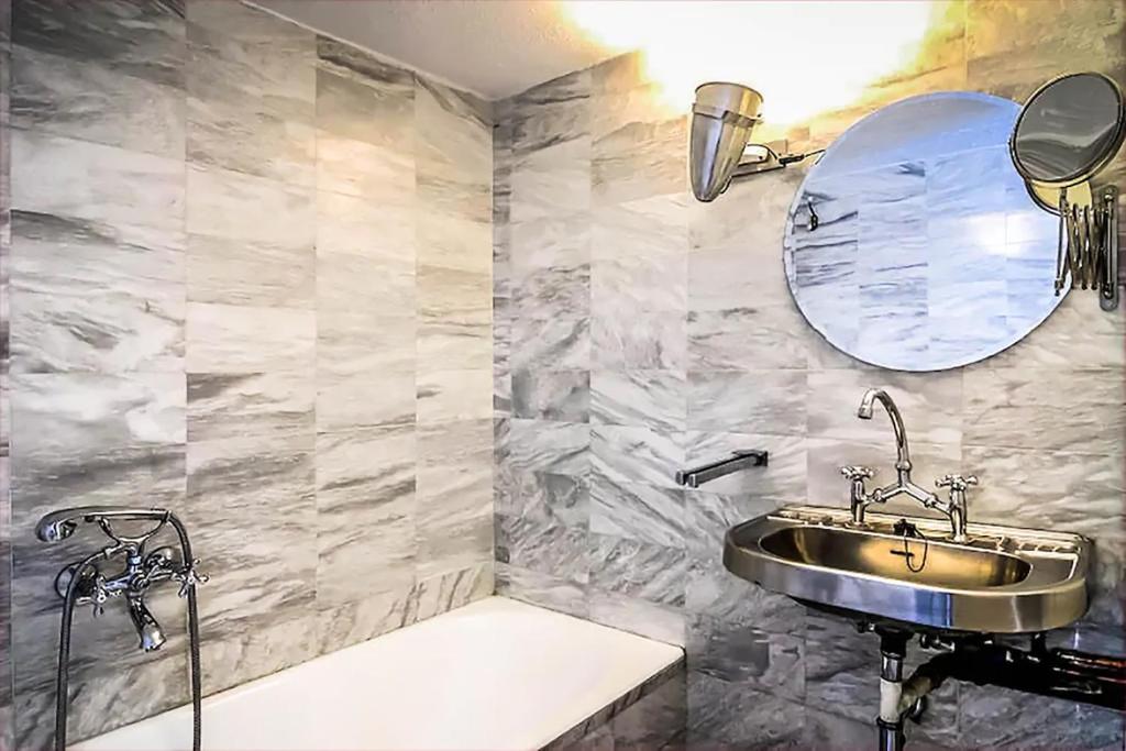 Студио (Номер-студио с балконом), Athens Green Apartments