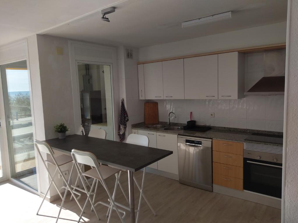 Luxury Apartment Accommodation, next to beach & train station Calella photo 4