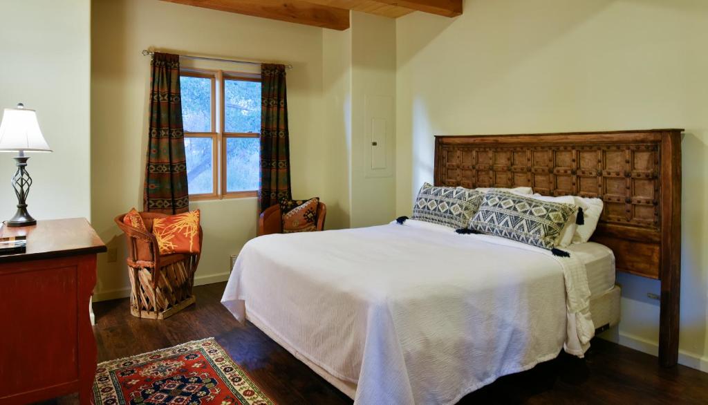 Abiquiu Inn photo 2