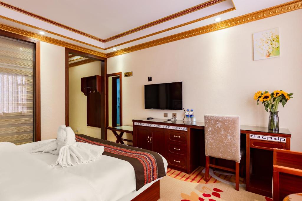 Двухместный (Номер с кроватью размера «king-size» и видом на горы), Hui Fu Hua Hostel