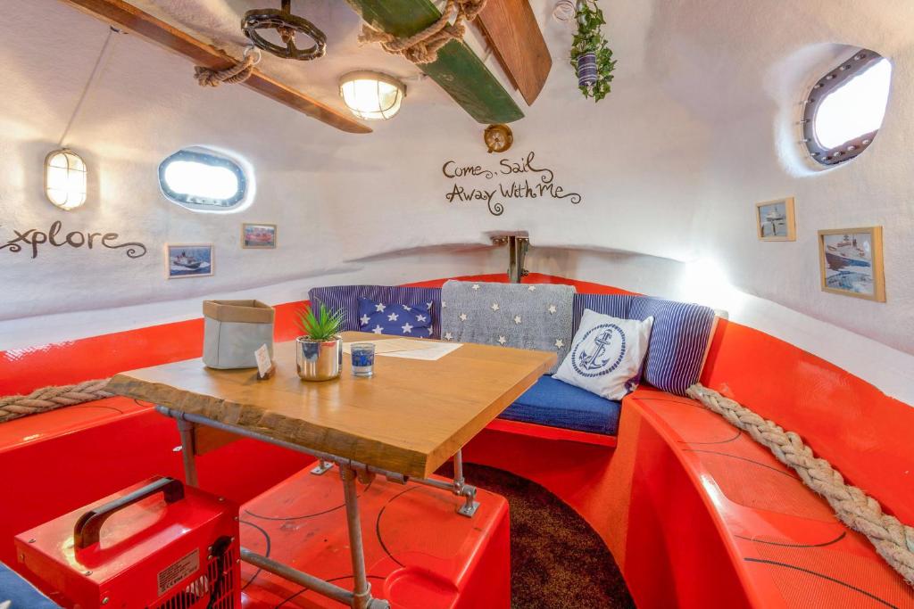 PolarStern - unique boatstay! photo 1