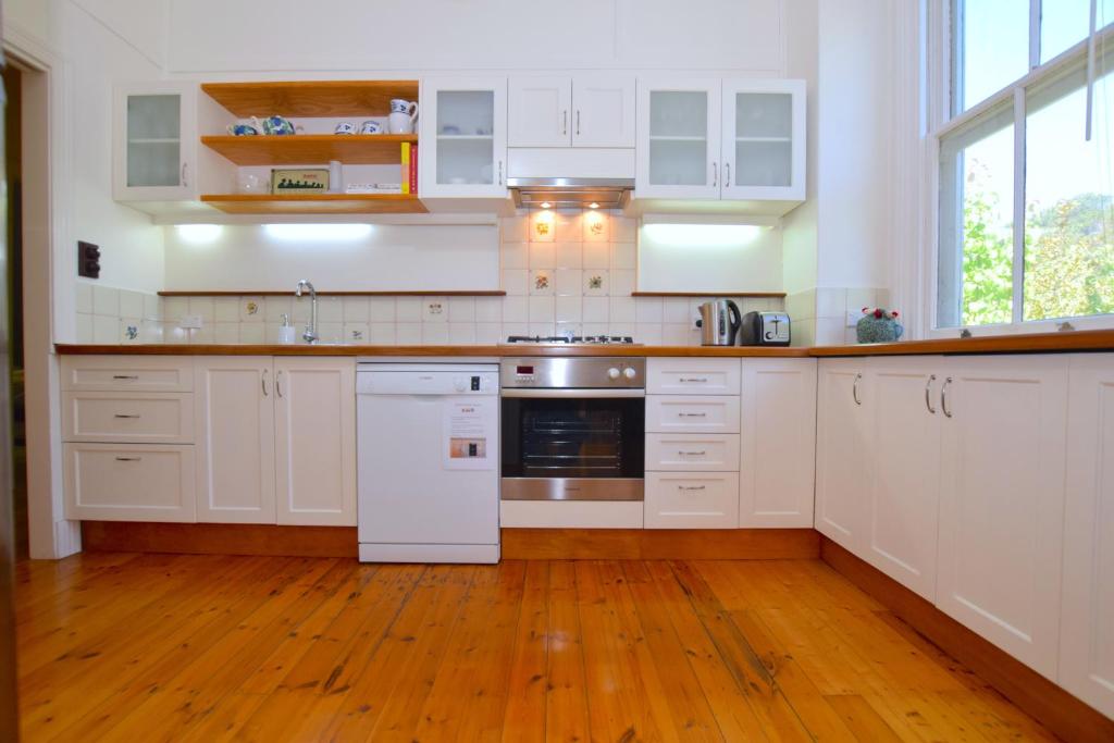 Mintie Cottage on Leura Mall photo 2