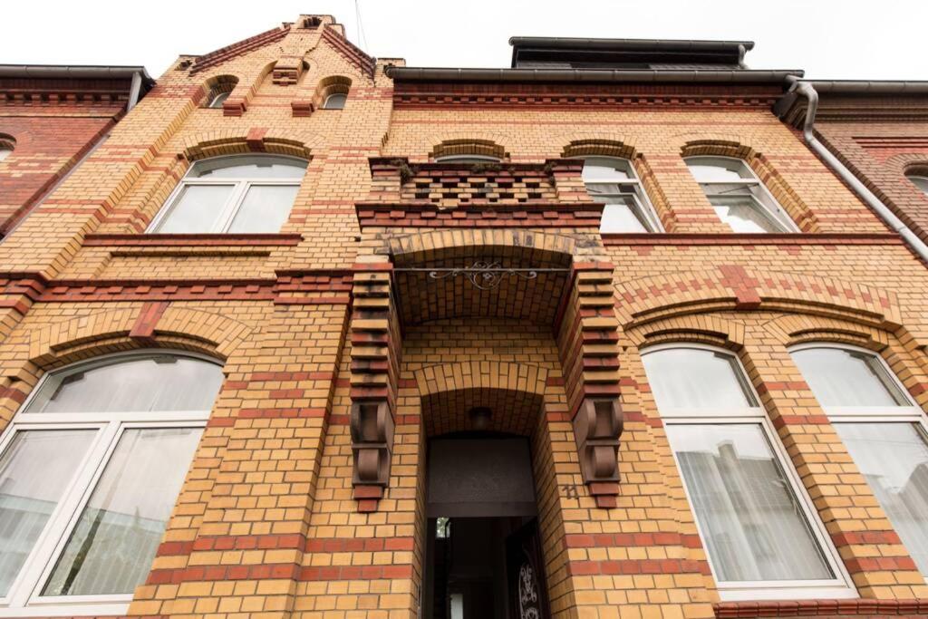 Liverpool · CHILLINGHOUSE # 8, ICE 3 Min. NETFLIX photo 2