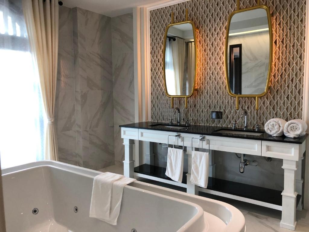 Nanta Glam CM Hotel & Residences - Tap to explore photos