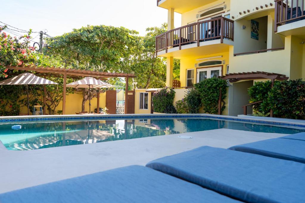 Caye Reef Condos photo 4