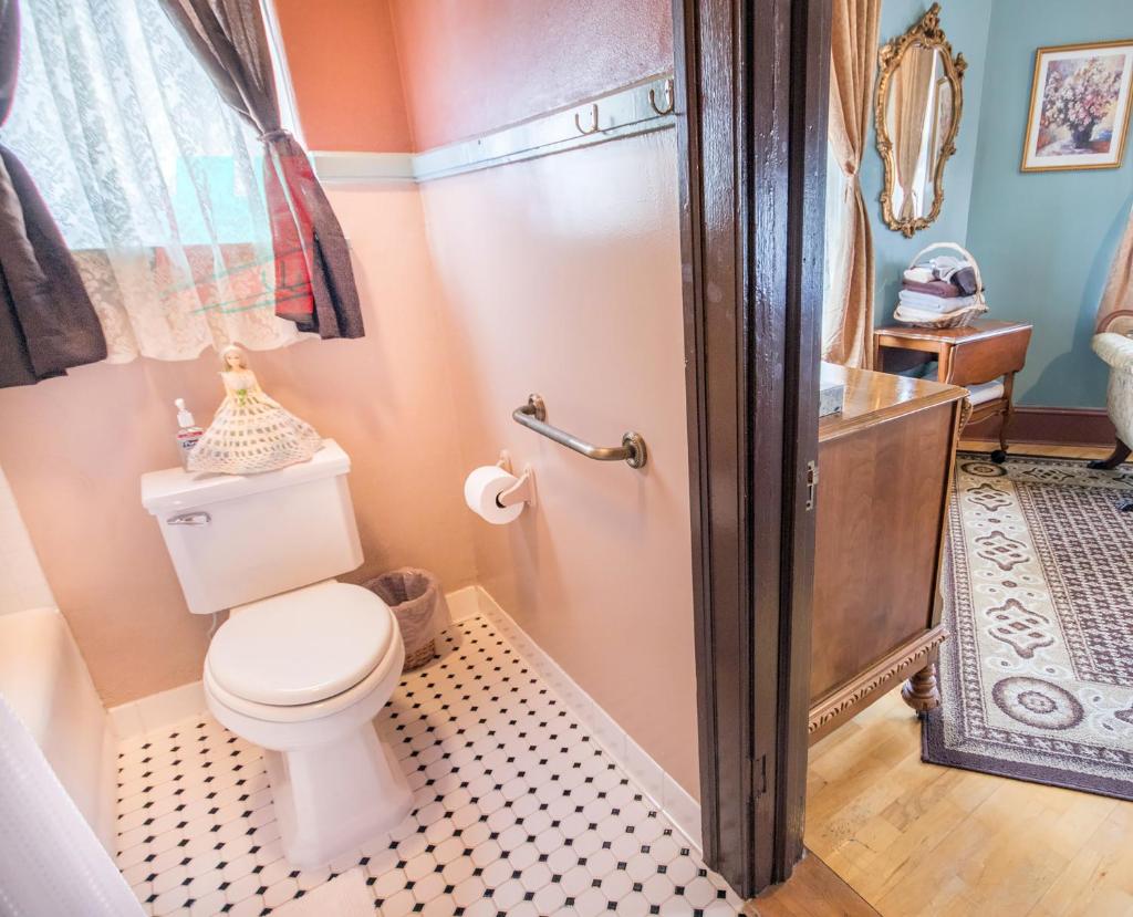 Двухместный (Номер Делюкс с кроватью размера «king-size»), The Edgewater Hotel