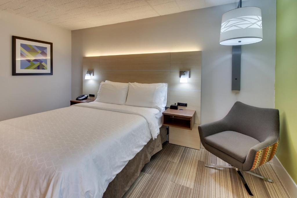 Holiday Inn Express Pittston - Scranton Airport - Tap to explore photos