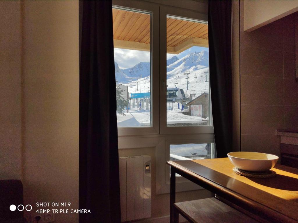 {
  "en-gb": "PROBER-PESSONS"
} photo 1