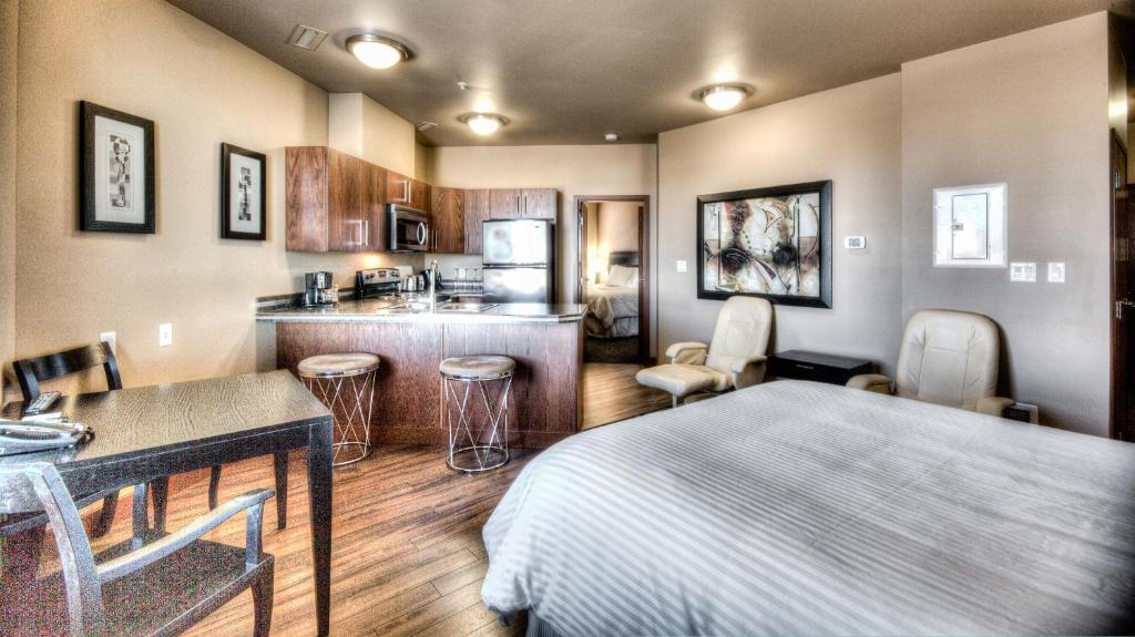 Grand Inn & Residence- Grande Prairie photo 2