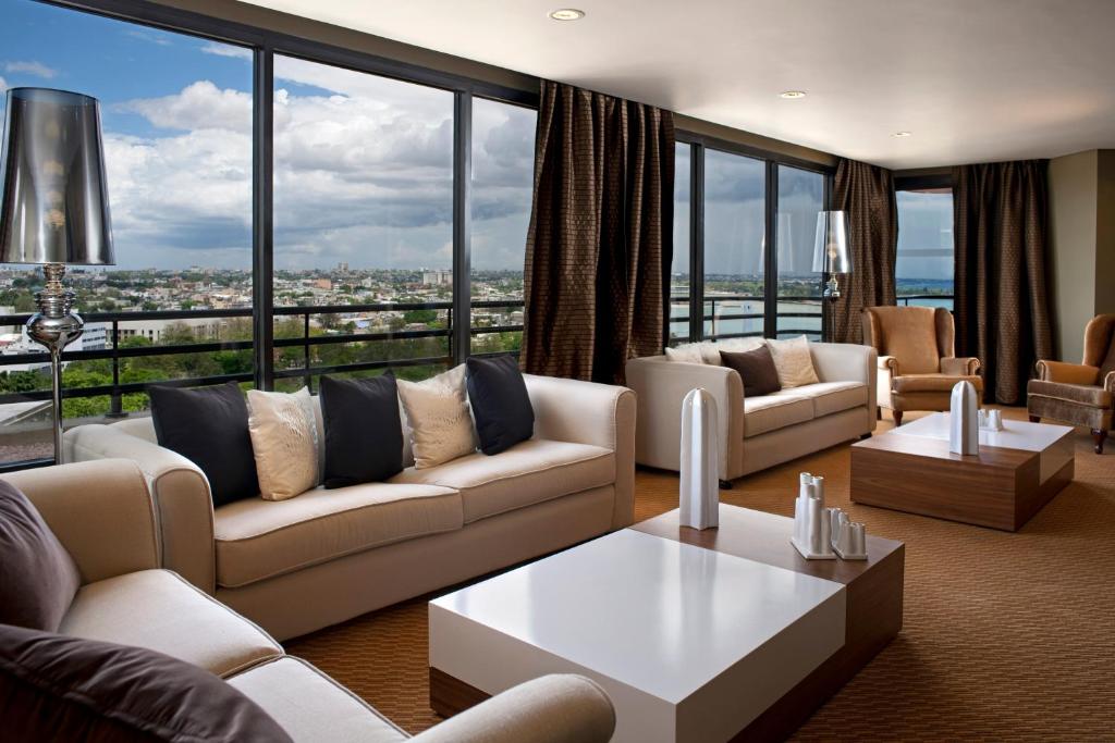 Сьюит (Стандартный люкс - Для некурящих), Отель Crowne Plaza Santo Domingo