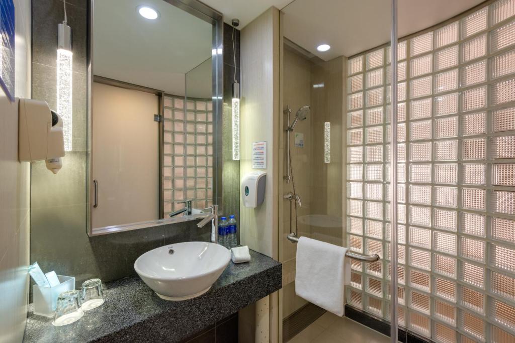 Двухместный (Стандартный номер), Holiday Inn Express Shanghai Jinsha