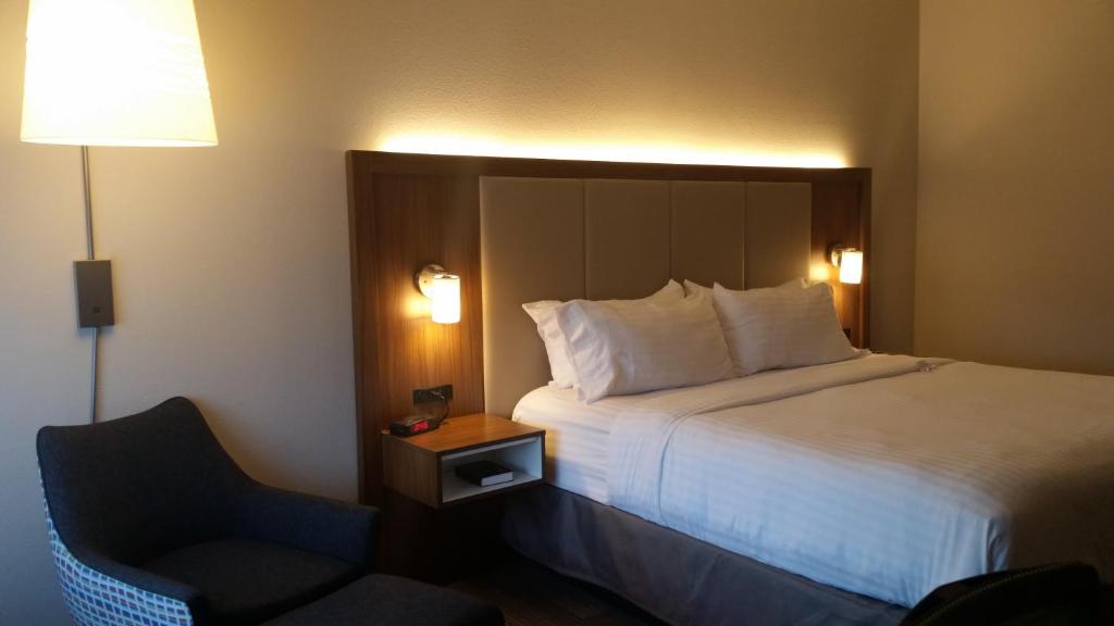 Holiday Inn Express Slidell, an IHG Hotel photo 4