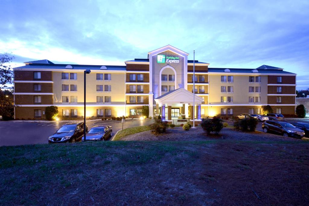 Holiday Inn Express Richmond I-64 Short Pump Area, an IHG Hotel photo 1