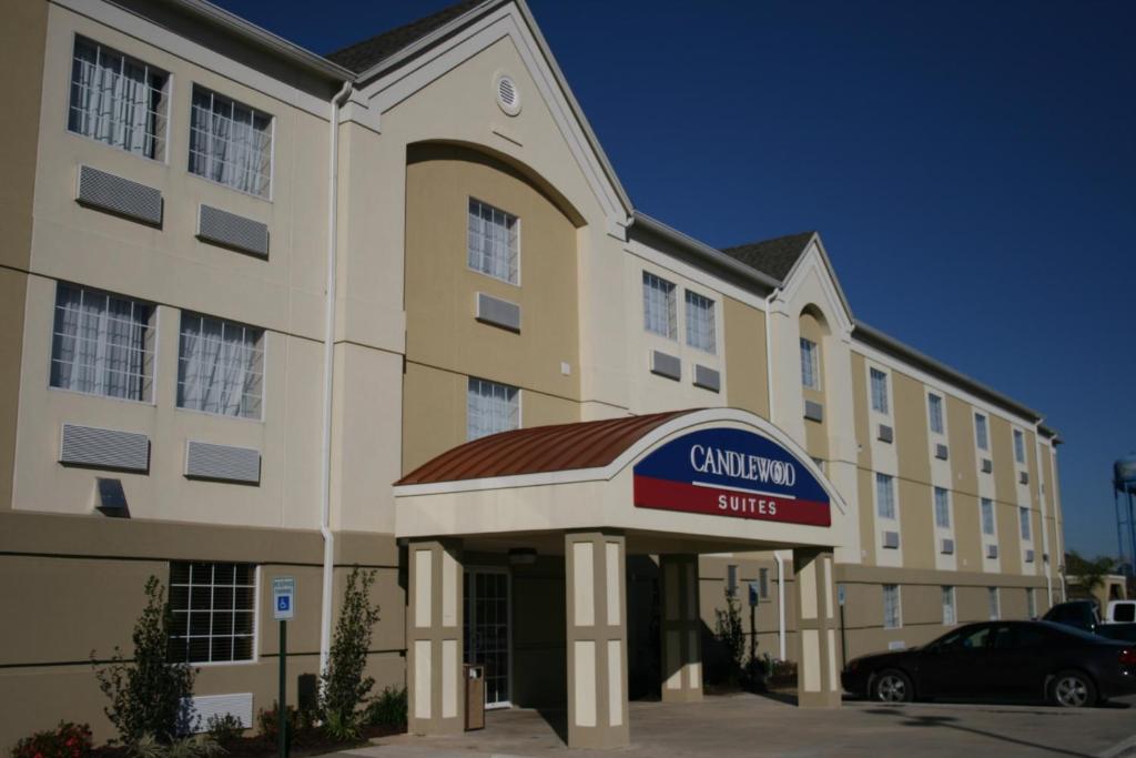 Candlewood Suites Lake Charles - Sulphur, an IHG Hotel image