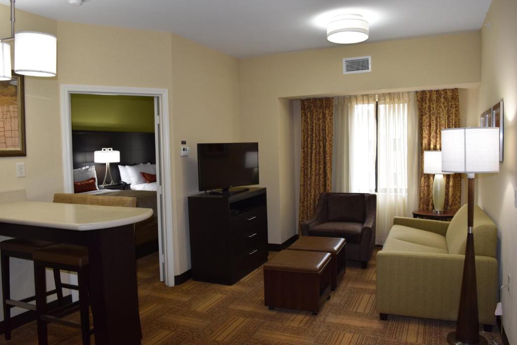 Staybridge Suites Tomball, an IHG Hotel photo 3