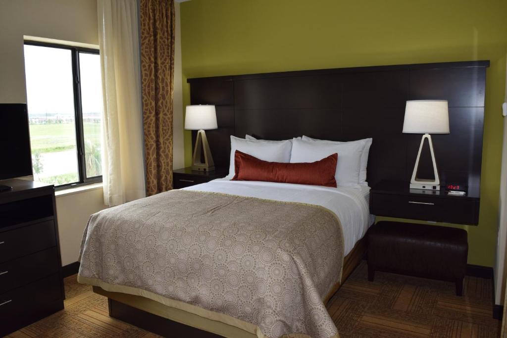 Staybridge Suites Tomball, an IHG Hotel photo 1