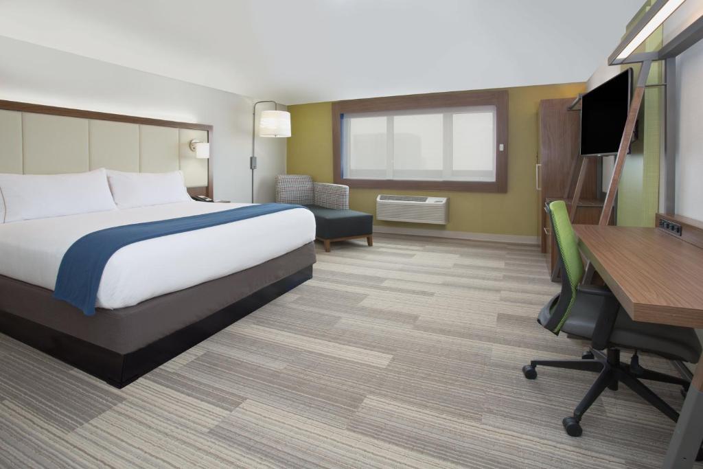 Сьюит (Люкс с кроватью размера «king-size» - Для некурящих), Holiday Inn Express Salt Lake City Downtown, an IHG Hotel