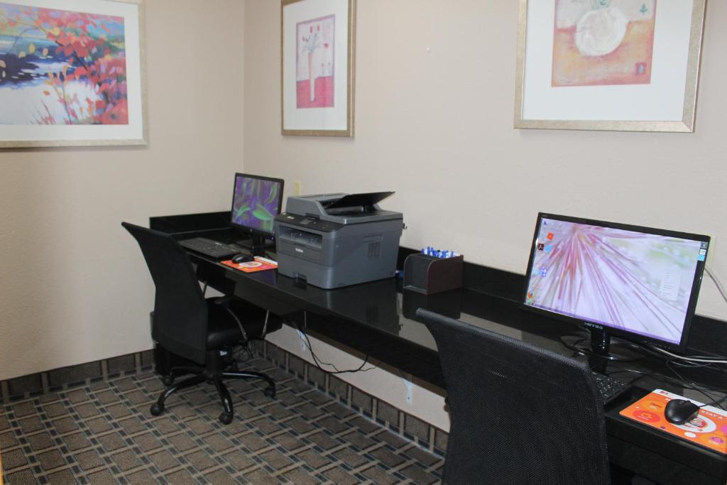 Holiday Inn Express Kansas City Liberty Missouri, an IHG Hotel photo 3