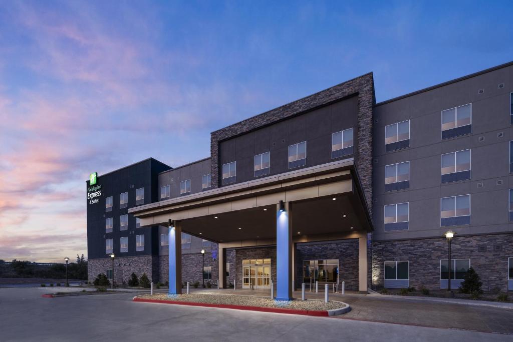 Holiday Inn Express & Suites Odessa I-20, an IHG Hotel image