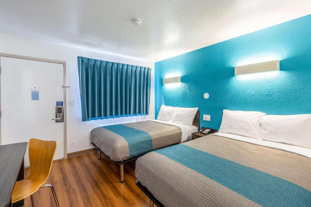 Motel 6-Valdosta, GA - University photo 2