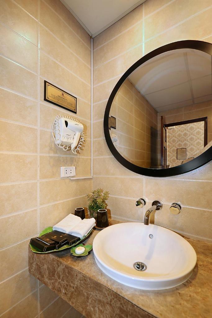 Hanoi House Hostel & Travel