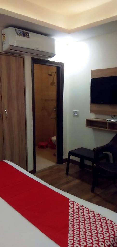 Двухместный (Номер Делюкс), Hotel Aerocity Golden At Delhi Airport