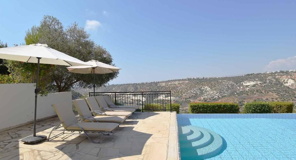 4 bedroom Villa Kourion with private pool, Aphrodite Hills Resort photo 3