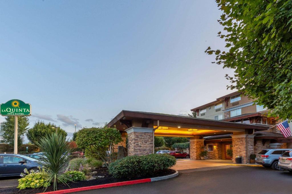La Quinta by Wyndham Vancouver photo 2