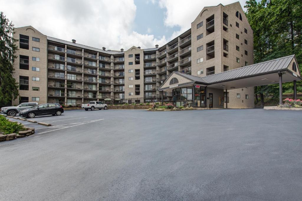 Olde Gatlinburg Rentals image