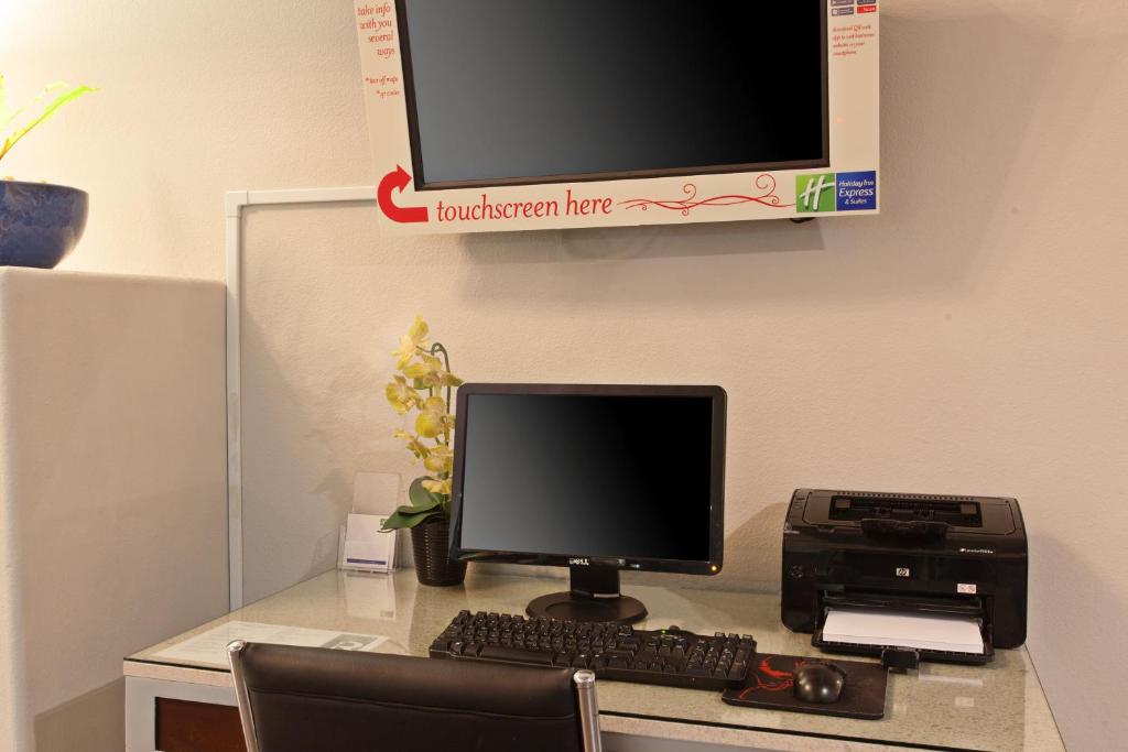 Holiday Inn Express Temecula, an IHG Hotel photo 2