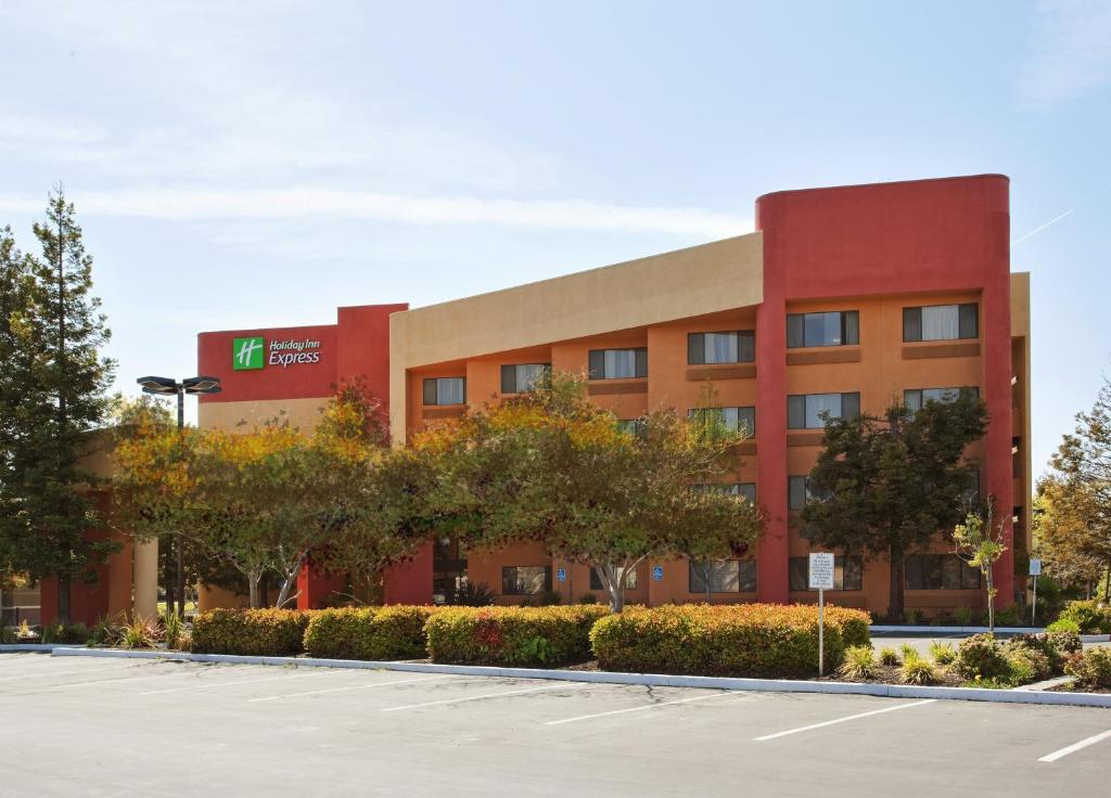 Holiday Inn Express Union City (San Jose), an IHG Hotel image