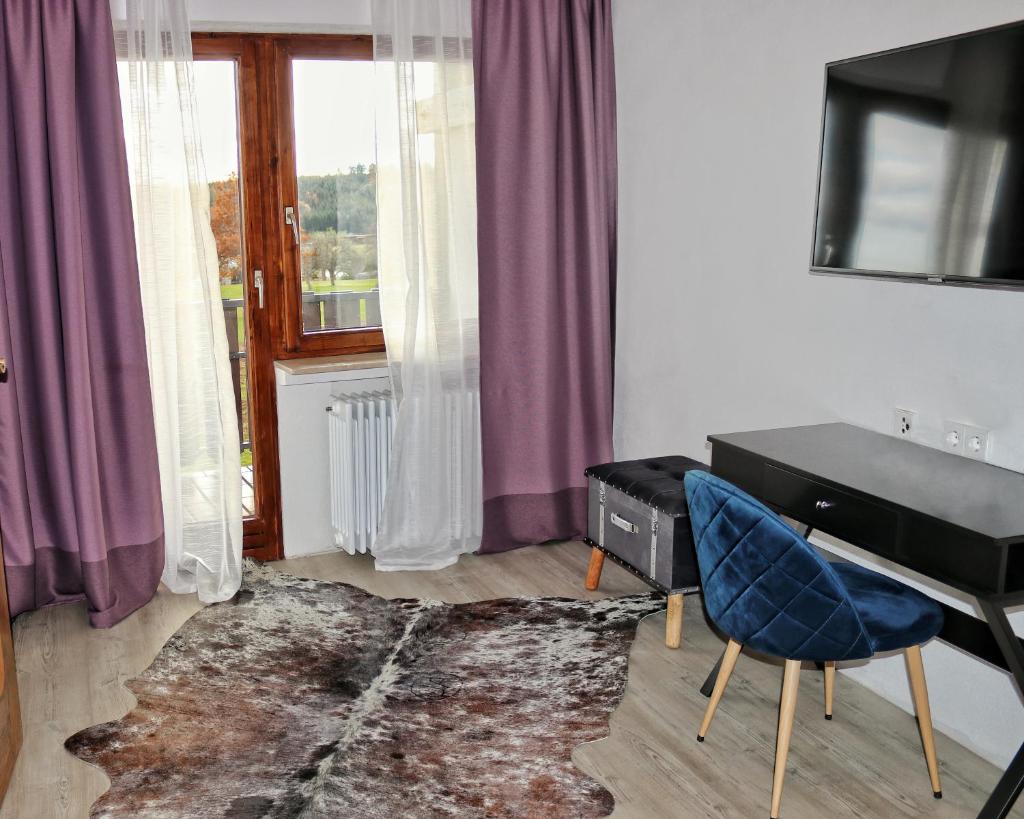 Hotel Sonnenschein - Tap to explore photos