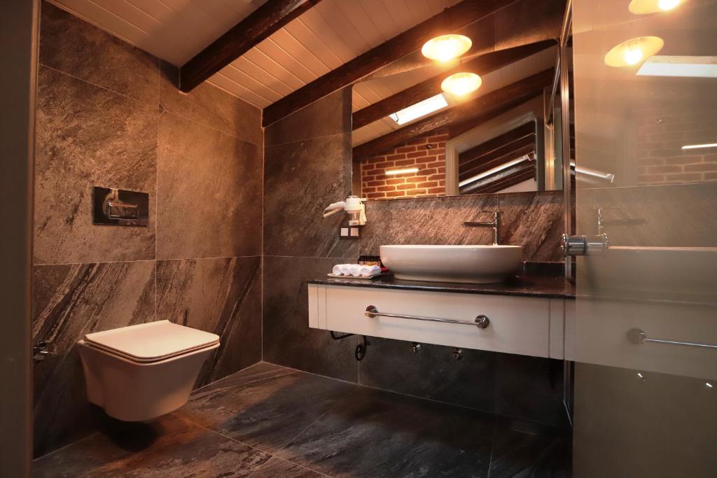 Sukha Cunda Otel - Tap to explore photos