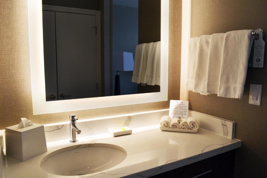 Staybridge Suites - Red Deer North, an IHG Hotel photo 4