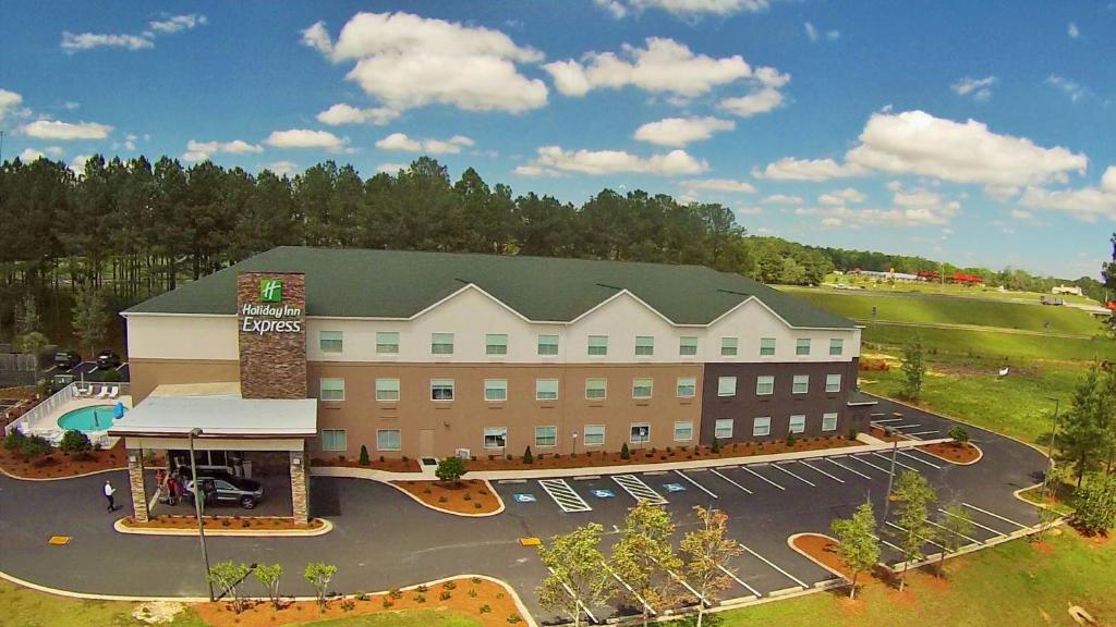 Holiday Inn Express Defuniak Springs, an IHG Hotel image