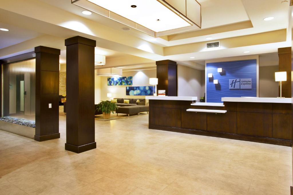 Holiday Inn Express - Sault Ste. Marie, an IHG Hotel photo 2