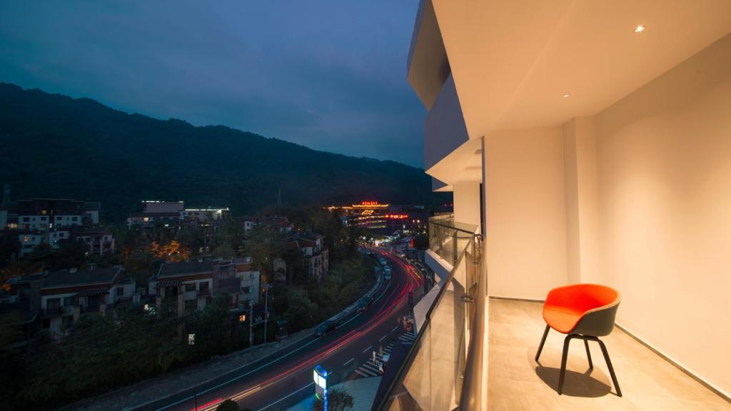 Holiday Inn Express Qiliping, an IHG Hotel photo 1