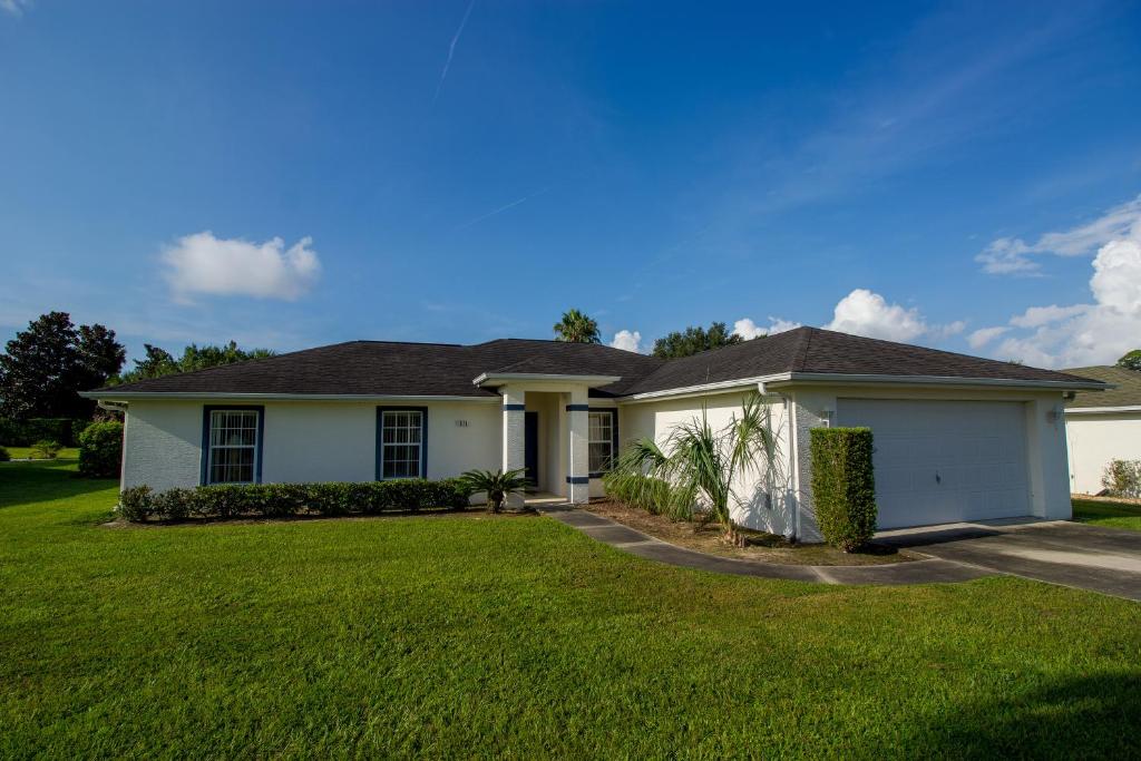 Pool home close to golf and Nature - Comfort - 4 bedroom photo 1
