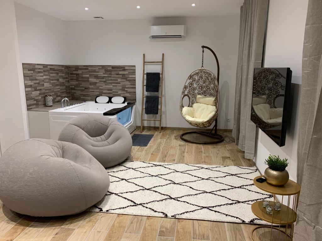 Appartement Cosy Jacuzzy Luxe Gare de Toulon, Var