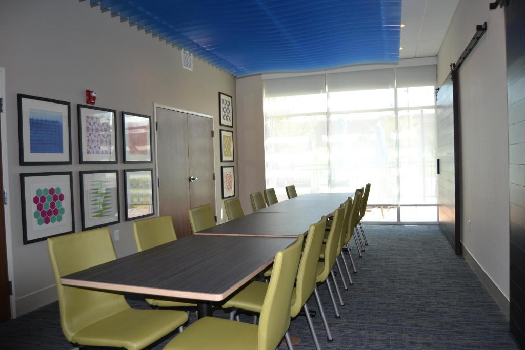 Holiday Inn Express & Suites Goodlettsville N - Nashville, an IHG Hotel photo 3