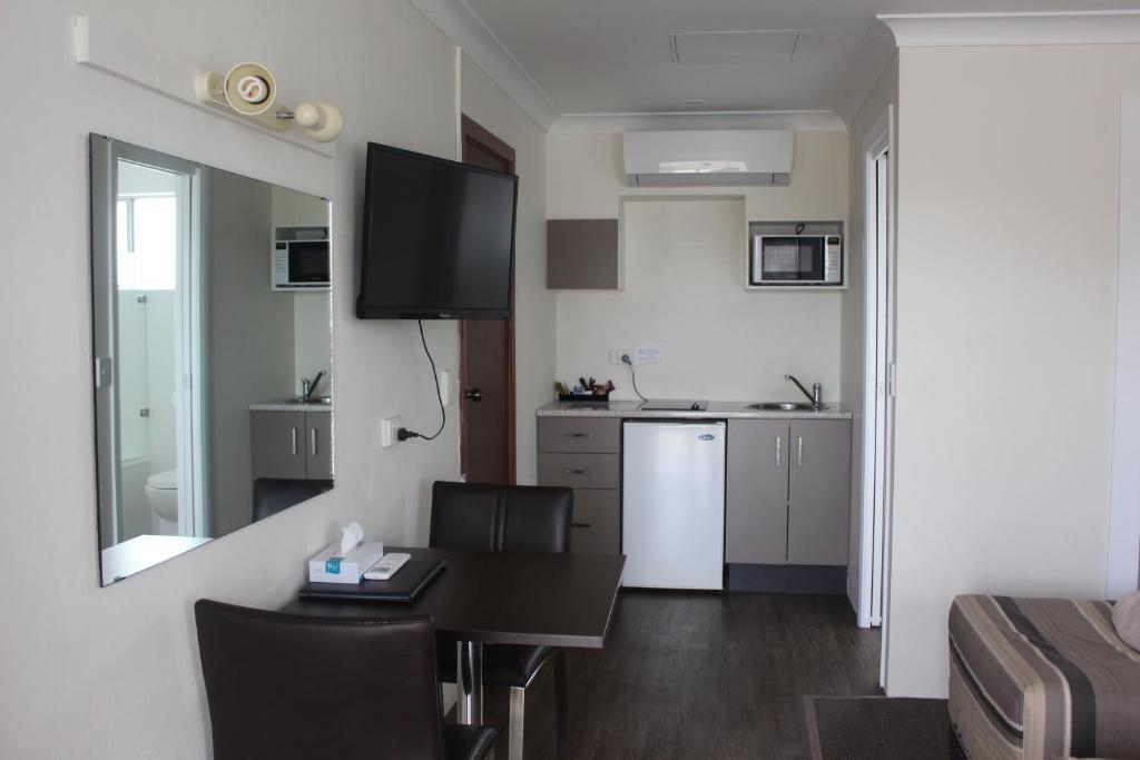 Centrepoint Motel photo 4