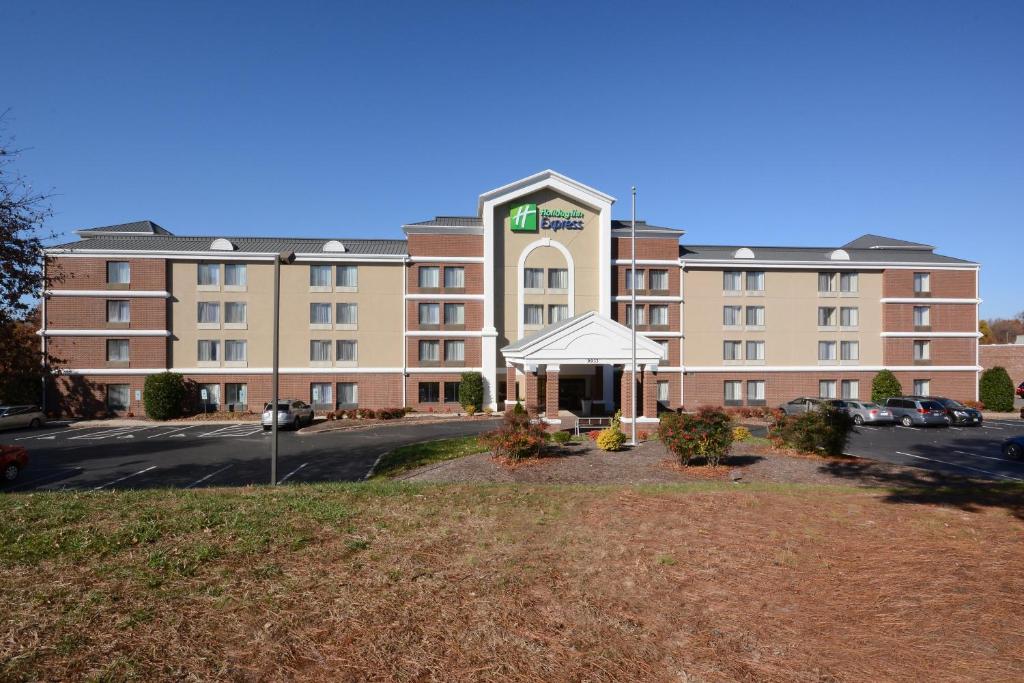Holiday Inn Express Richmond I-64 Short Pump Area, an IHG Hotel photo 3
