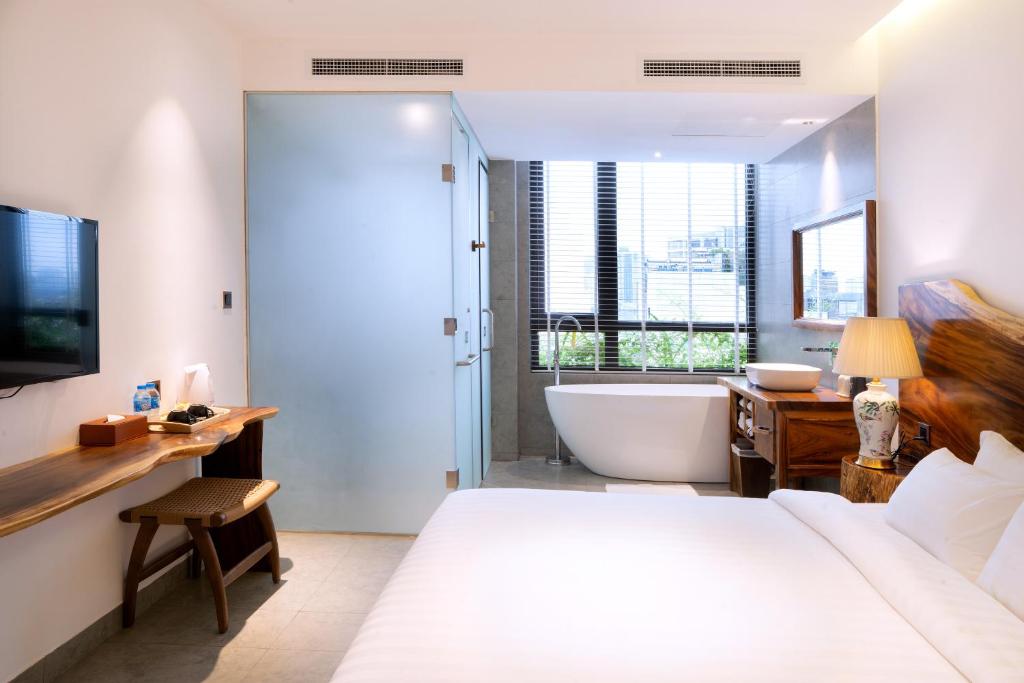 Sky Gem Central Hotel