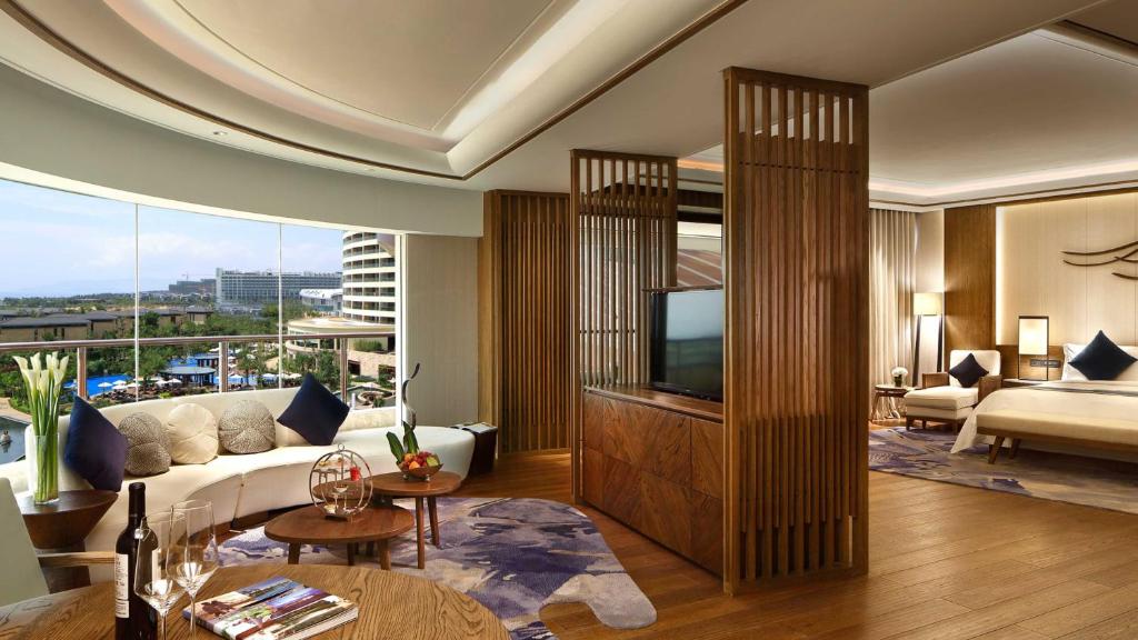 Сьюит (1 King Bed 1 Bedroom Suite Sea View), InterContinental Sanya Haitang Bay Resort